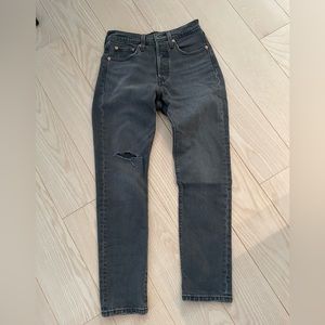 Levi’s relaxed skinny black jeans 25